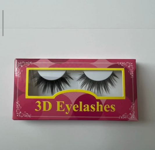 Free Gifts: A pair of false eyelashes